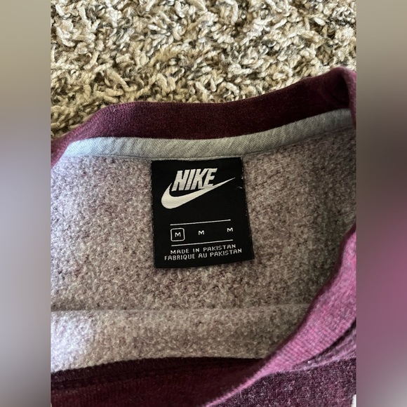 Nike pullover sweatshirt - Picture 8 of 9